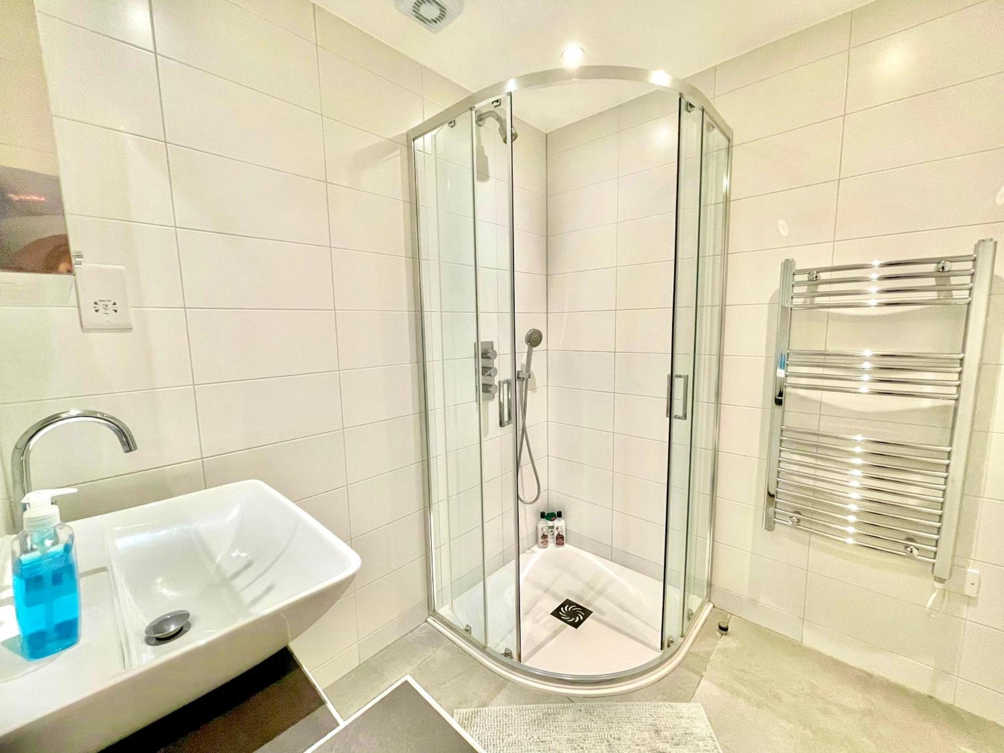 Spacious 3-bedroom Flat In Holloway With Unique Patio With Free Wi-fi * Londres